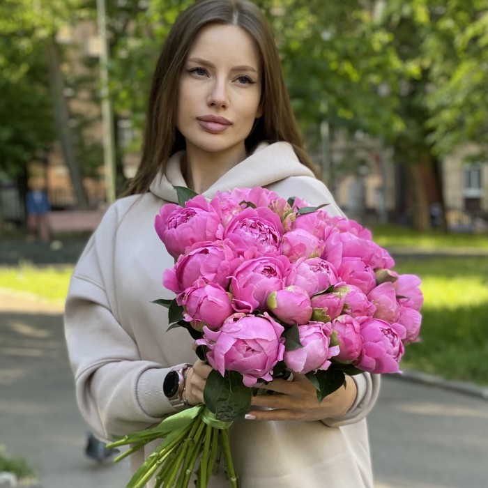 Пионы ярко-розовые Флеминг